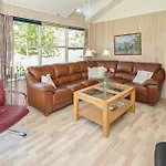 Four-bedroom In Hébergement de vacances *