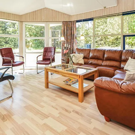 Nice Home In Blavand With Sauna Nyaraló