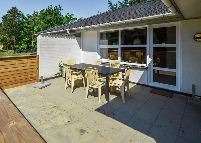 Holiday home Four-Bedroom Holiday Home In Blavand *