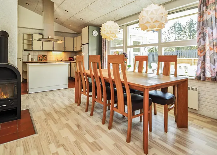 Four-Bedroom Holiday Home In Blavand Blavand