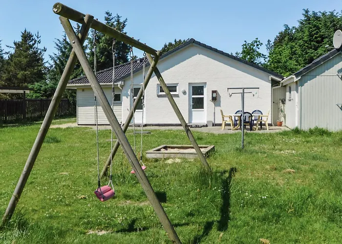 Holiday home Four-Bedroom Holiday Home In Blavand